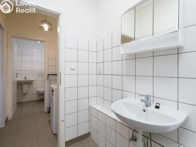 Sale apartment 2+KK Praha, Třinecká 769 č. 3