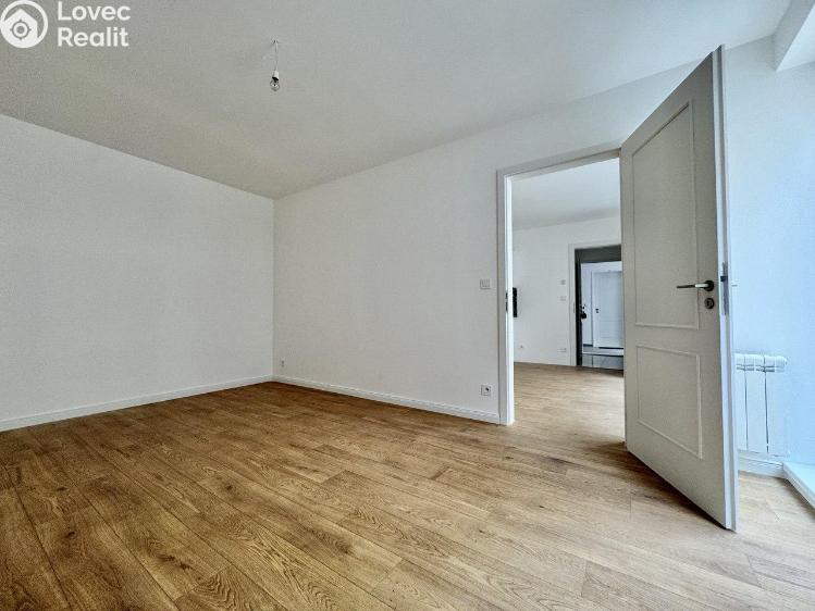 Оренда квартири 2+KK Praha, Varšavská č. 3