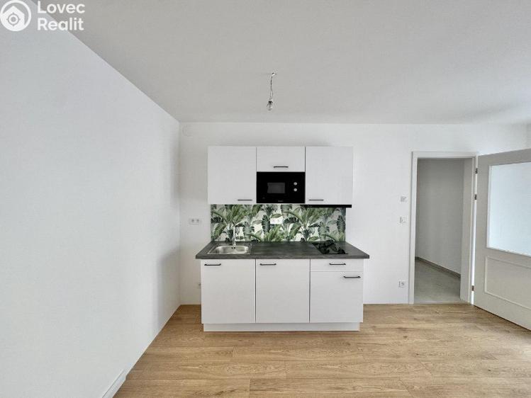 Оренда квартири 2+KK Praha, Varšavská č. 10
