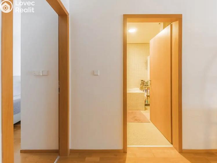 Prodej bytu 3+KK Praha, Korunní č. 10