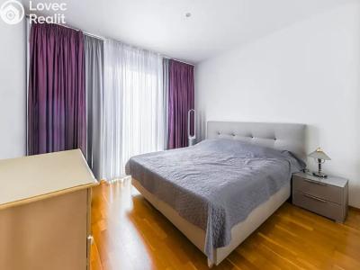 Sale apartment 3+KK Praha, Korunní č. 5