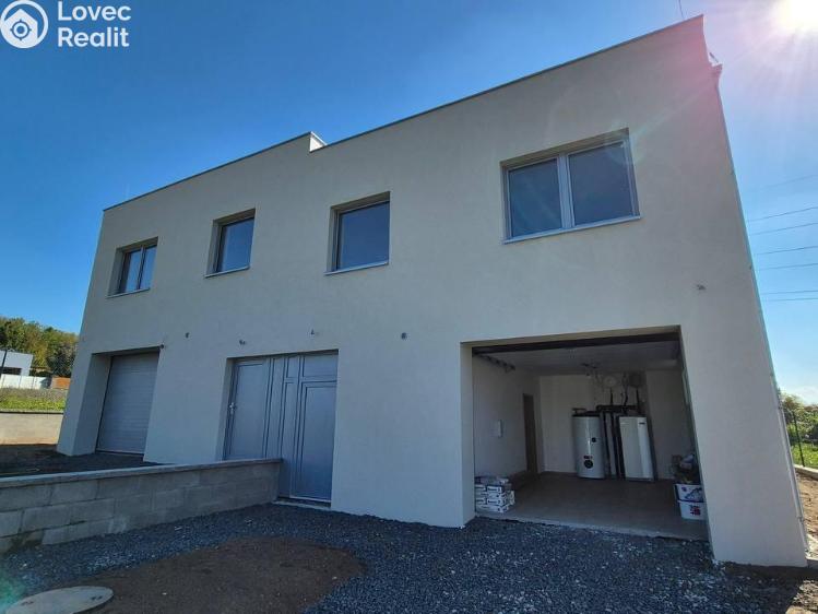 Prodej vícegeneračního domu Zdiby, Mezi Lesy č. 3