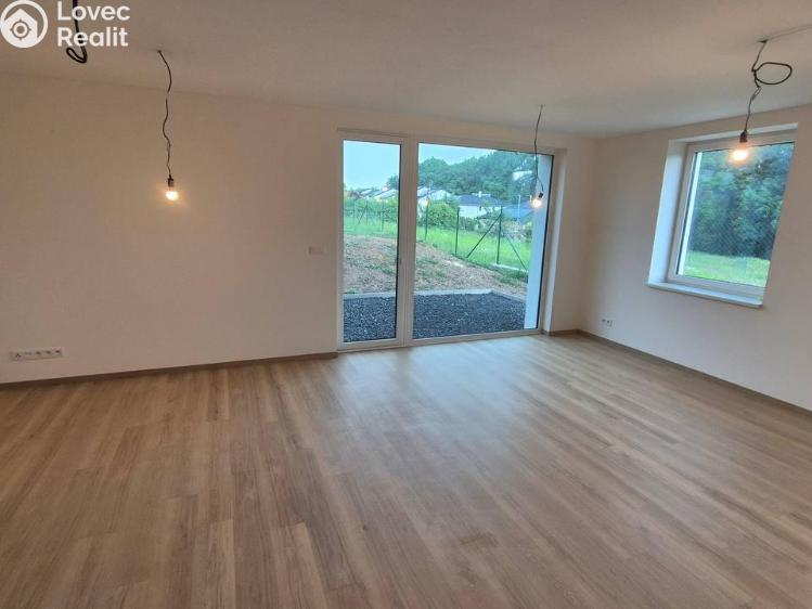 Prodej vícegeneračního domu Zdiby, Mezi Lesy č. 6