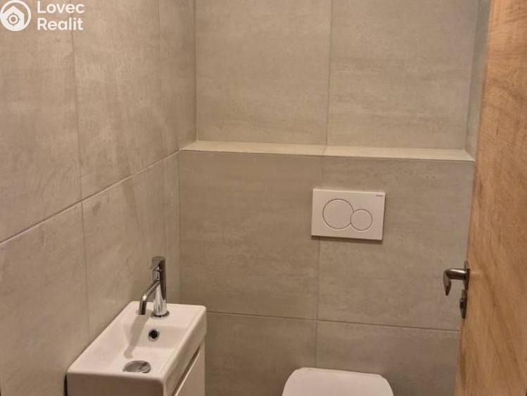 Prodej vícegeneračního domu Zdiby, Mezi Lesy č. 8