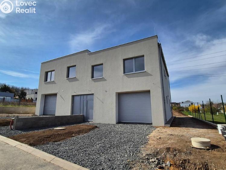 Prodej vícegeneračního domu Zdiby, Mezi Lesy č. 17