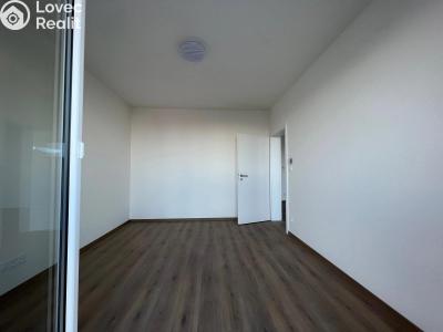 Pronájem bytu 3+KK Praha, Počernická č. 4