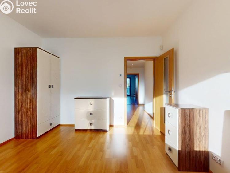 Pronájem bytu 3+KK Praha, Olšanská 2898/4f č. 2