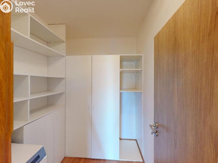 Pronájem bytu 3+KK Praha, Olšanská 2898/4f č. 9