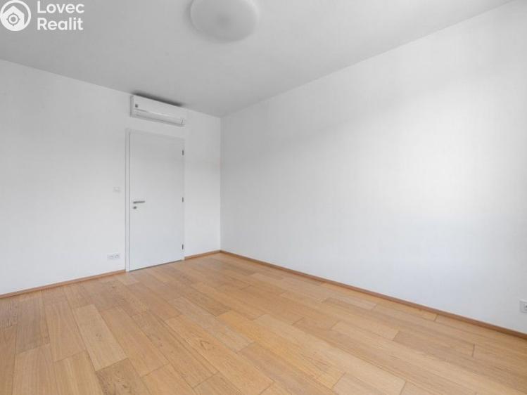Pronájem bytu 4+KK Praha, Walterovo náměstí č. 11
