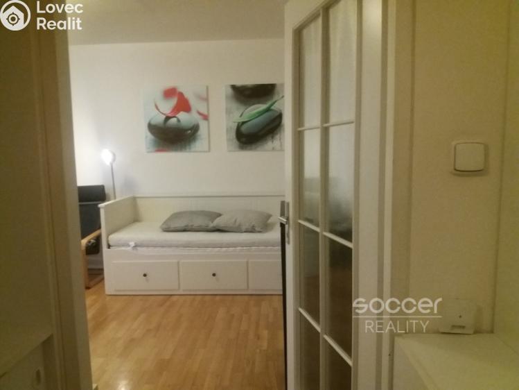 Pronájem bytu 1+KK Praha, Milevská č. 9