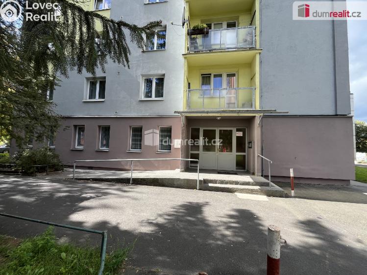 Pronájem bytu 3+1 Karlovy Vary, Krymská č. 8