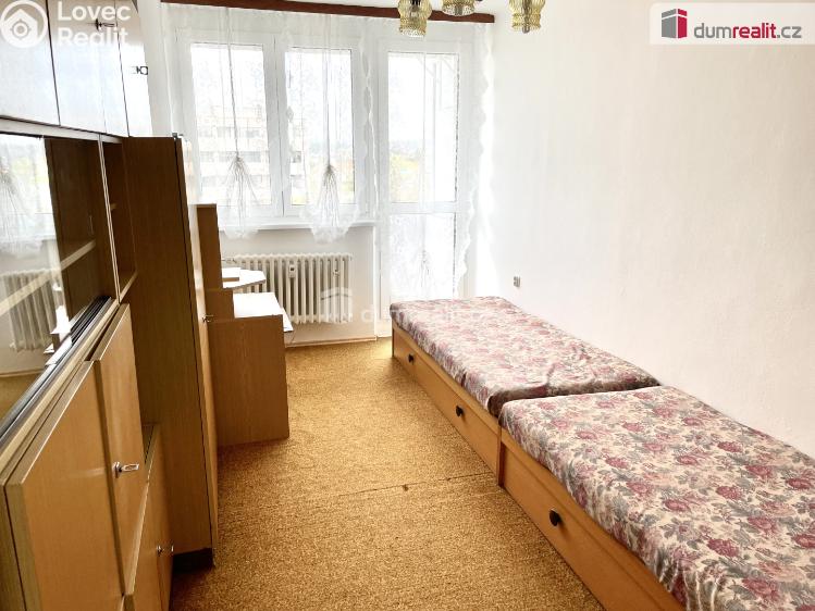 Pronájem bytu 3+1 Vlašim, V Sadě č. 15