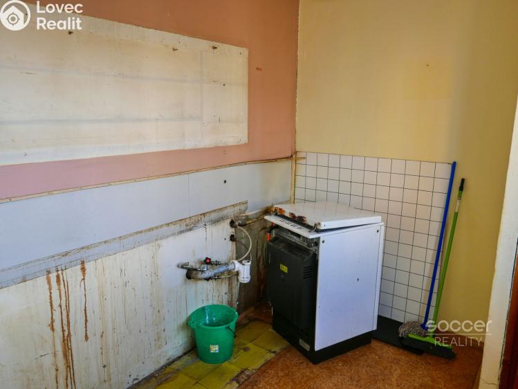 Prodej bytu 2+1 Praha, Sněženková č. 9