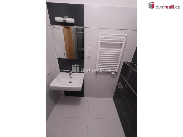 Pronájem bytu 2+KK Praha-Čakovice, Bermanova č. 57