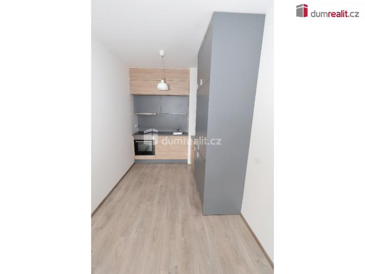 Pronájem bytu 2+KK Praha-Čakovice, Bermanova č. 21