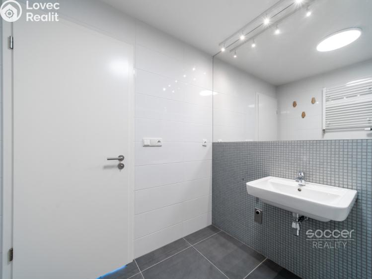 Prodej bytu 1+KK Praha, Novovysočanská č. 12