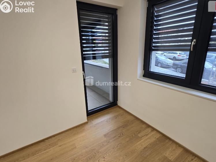 Pronájem bytu 3+KK Praha 3, Šrámkové č. 11