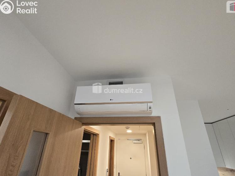 Pronájem bytu 3+KK Praha 3, Šrámkové č. 15