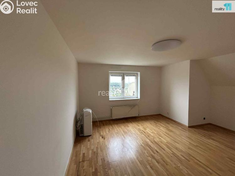 Pronájem bytu 2+KK Praha 4, Na usedlosti č. 7