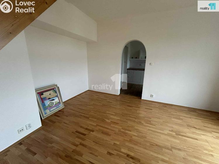 Pronájem bytu 2+KK Praha 4, Na usedlosti č. 8