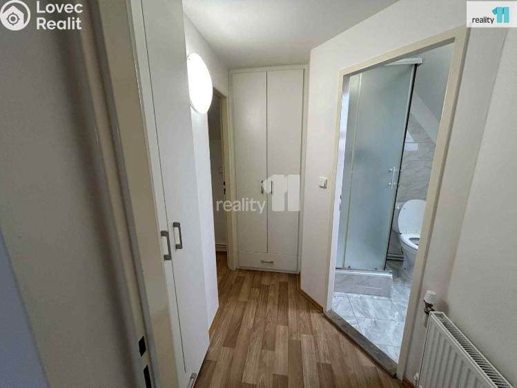 Pronájem bytu 2+KK Praha 4, Na usedlosti č. 9