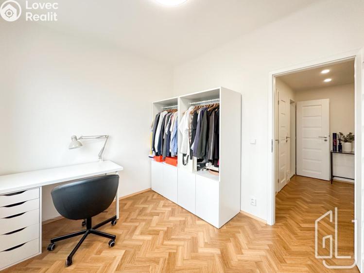 Pronájem bytu 3+KK Praha, Kubánské náměstí č. 9