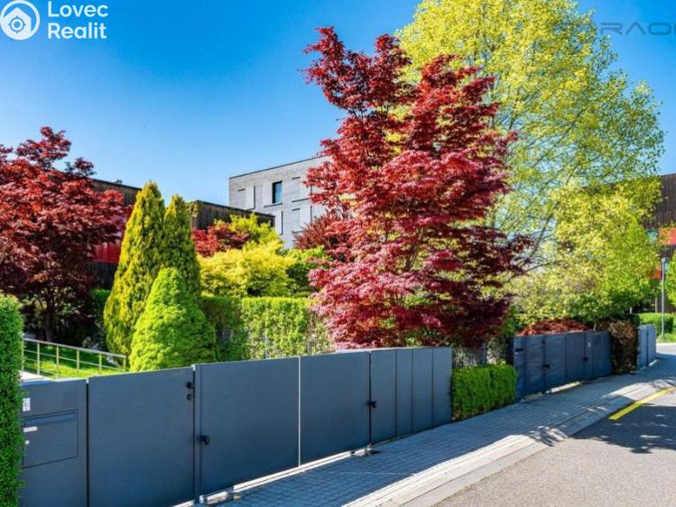 Продаж сімейного будинку Praha, Suttnerové č. 11