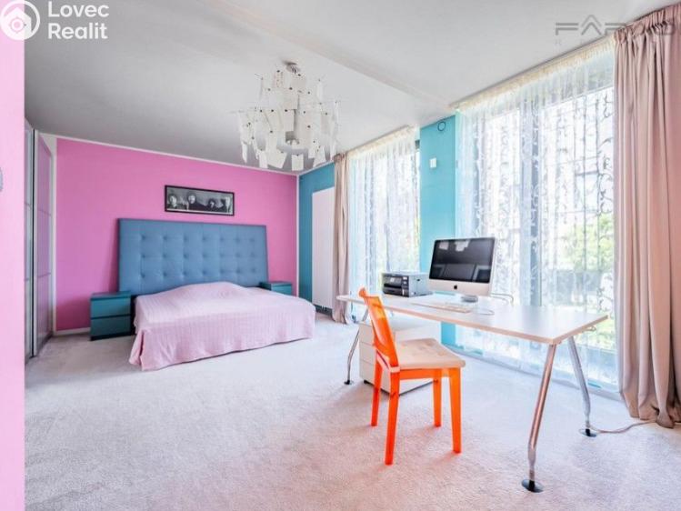 Продаж сімейного будинку Praha, Suttnerové č. 21