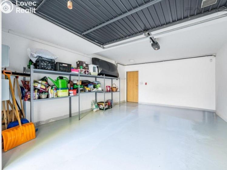 Продаж сімейного будинку Praha, Suttnerové č. 30