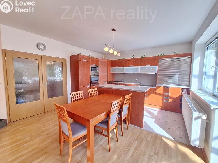 Продаж сімейного будинку Praha, Pod Nouzovem 996/30 č. 5