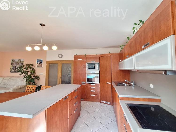 Продаж сімейного будинку Praha, Pod Nouzovem 996/30 č. 7