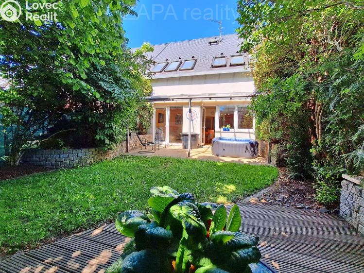 Продаж сімейного будинку Praha, Pod Nouzovem 996/30 č. 13