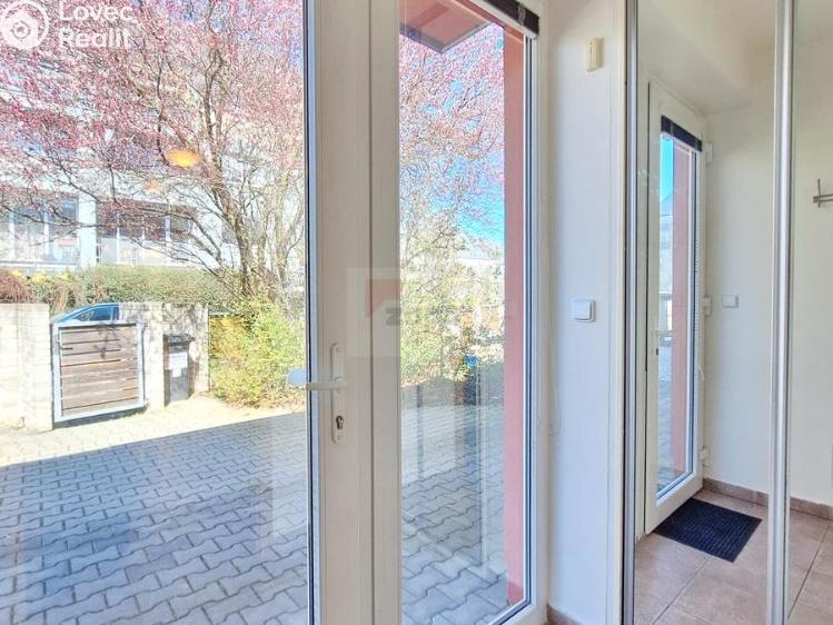 Продаж сімейного будинку Praha, Pod Nouzovem 996/30 č. 16