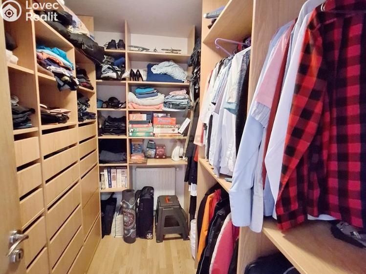 Продаж сімейного будинку Praha, Pod Nouzovem 996/30 č. 31