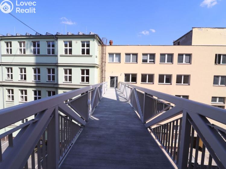 Pronájem bytu 1+KK Praha, Křížová č. 9