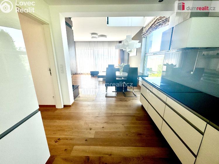 Pronájem rodinného domu Králův Dvůr, Nad Máchovnou č. 8