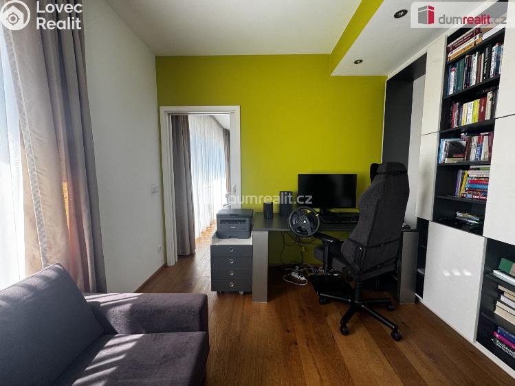 Pronájem rodinného domu Králův Dvůr, Nad Máchovnou č. 11