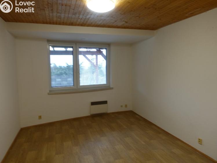 Pronájem bytu 2+1 Zlín, Žlutá 466 č. 8
