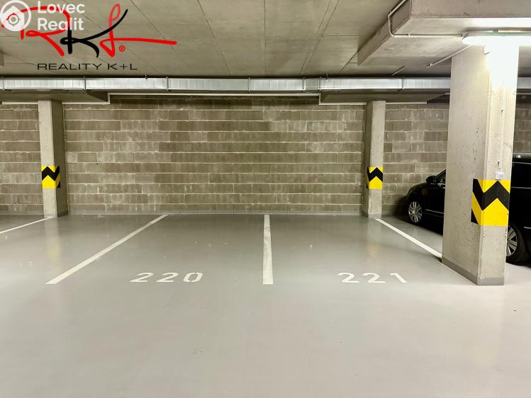 Prodej garážového stání Praha 10, Kardausova 705/6 č. 4