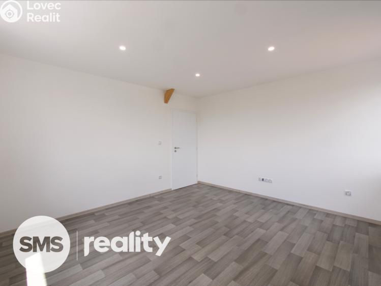 Pronájem bytu 4+KK Trnava č. 8