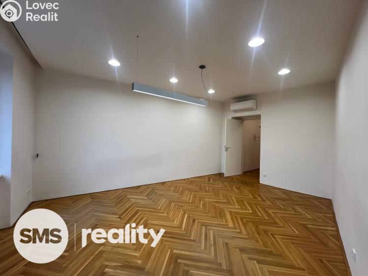 Pronájem kanceláře Hradec Králové, třída Karla IV. 789/2 č. 3