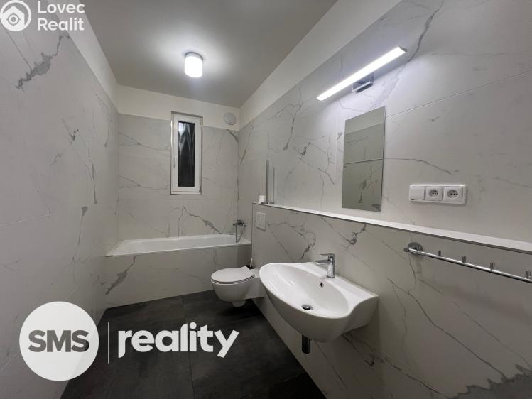 Pronájem kanceláře Hradec Králové, třída Karla IV. 789/2 č. 7