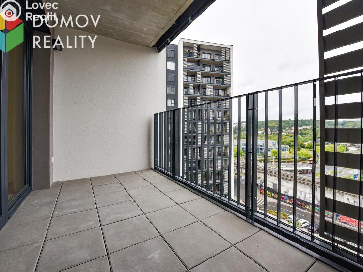 Pronájem bytu 1+KK Praha, Mezi vodami č. 8