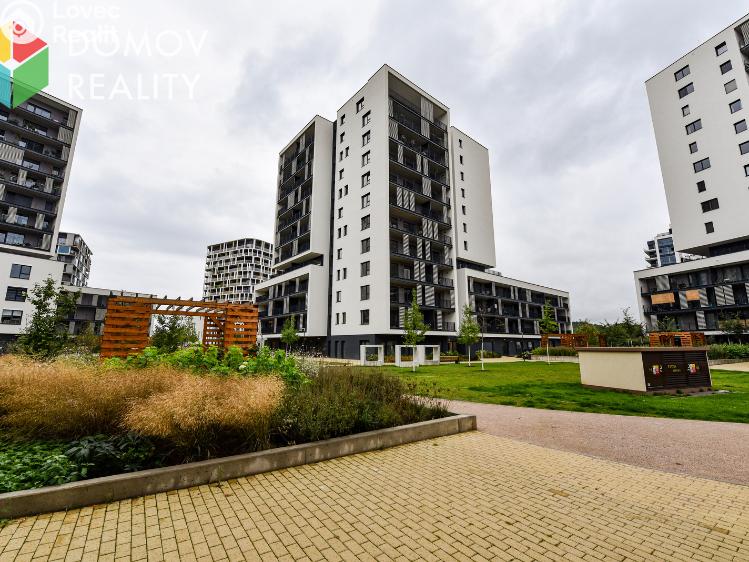 Pronájem bytu 1+KK Praha, Mezi vodami č. 10