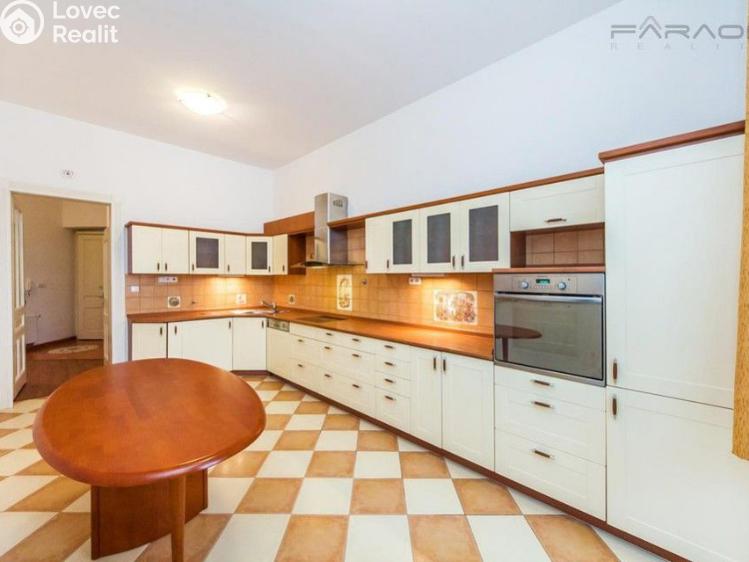 Prodej bytu 4+1 Praha, Na Plzeňce č. 7