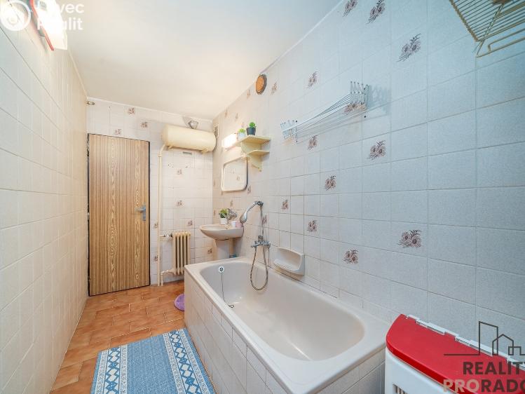 Prodej rodinného domu Příkazy č. 32