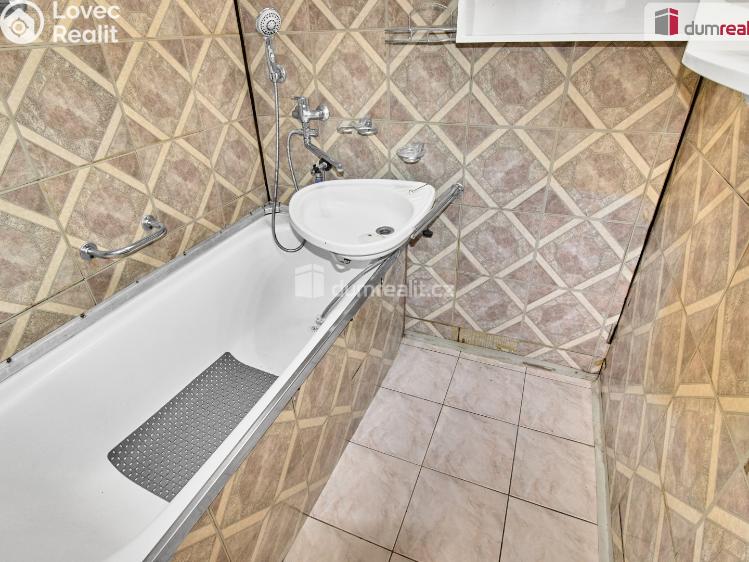 Prodej bytu 3+1 Karlovy Vary, Sibiřská č. 16
