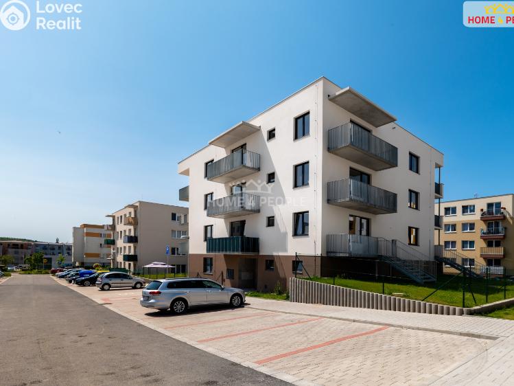 Pronájem bytu 1+KK Milovice, Armádní č. 15