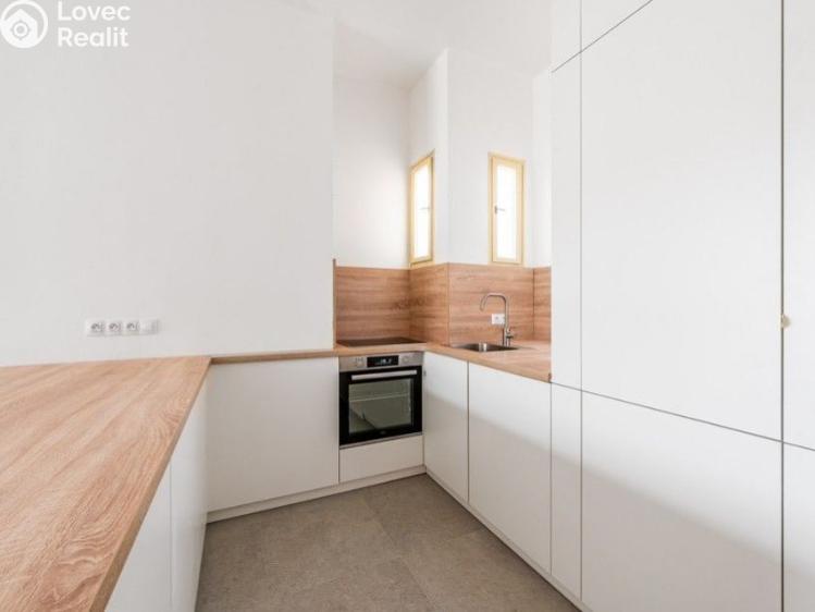 Rent apartment 2+KK Praha, Sokolovská č. 1