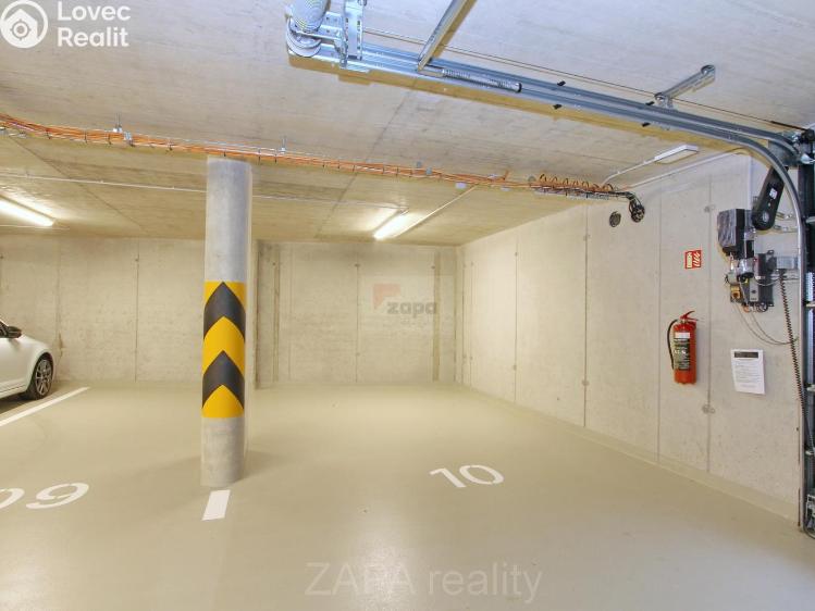 Оренда парковки Praha 10, Horní Měcholupy, Milánská 876 č. 1